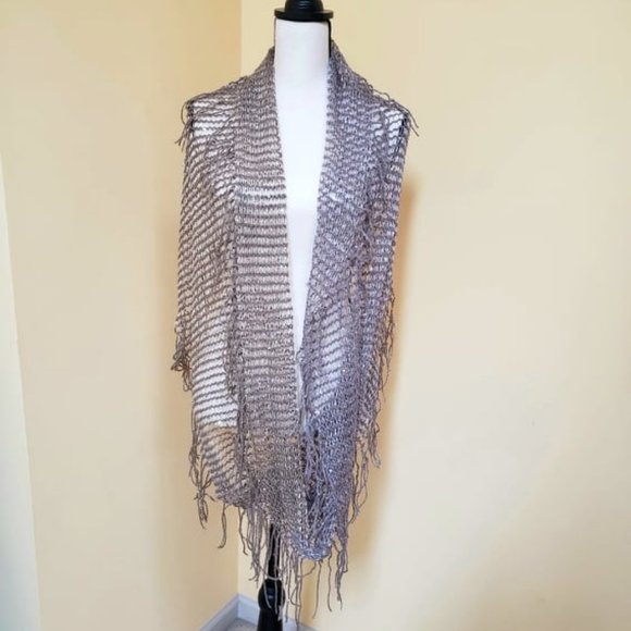 ~Beautiful wrap/shawl with tiny sequins~ - Picture 4 of 6
